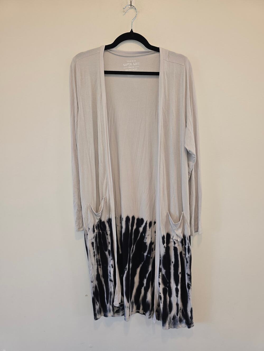 NWT Torrid Grey and Black Kimono Size 0